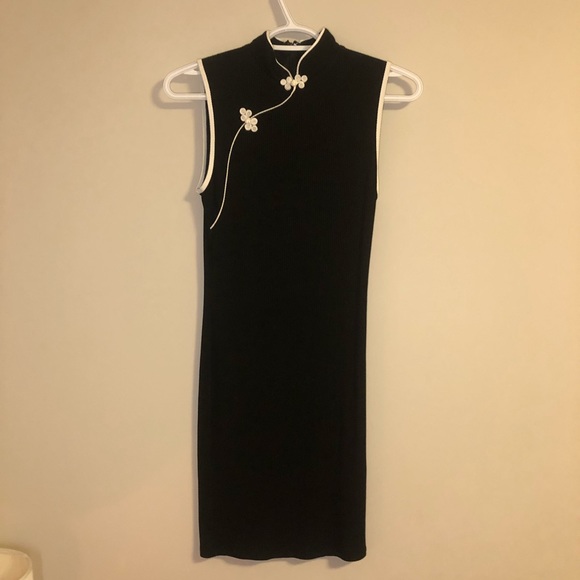 FORVER 21 BLACK DRESS - Picture 2 of 3